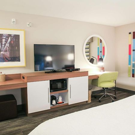 Hampton Inn & Suites Mount Laurel/Moorestown Екстериор снимка
