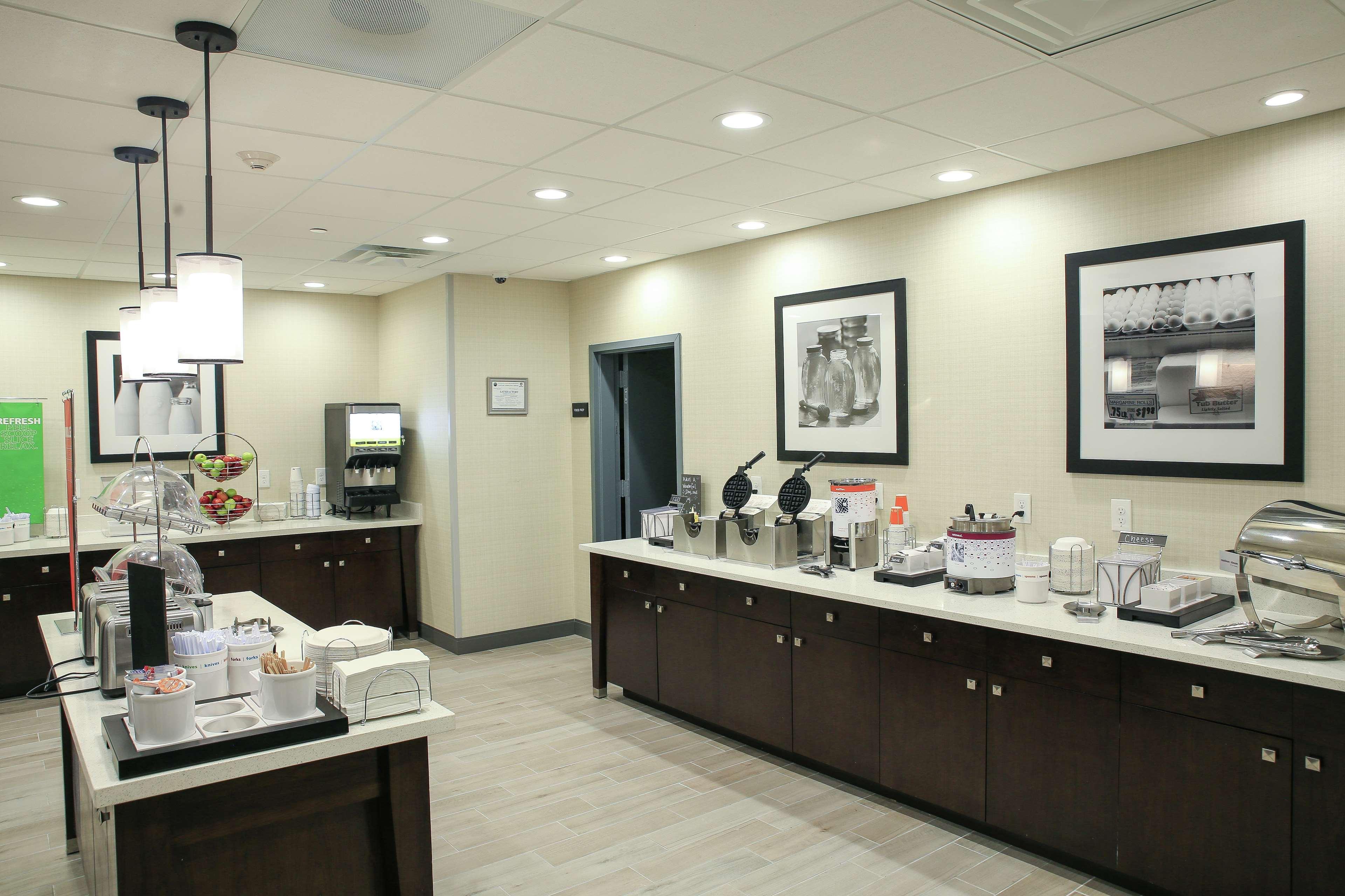 Hampton Inn & Suites Mount Laurel/Moorestown Екстериор снимка