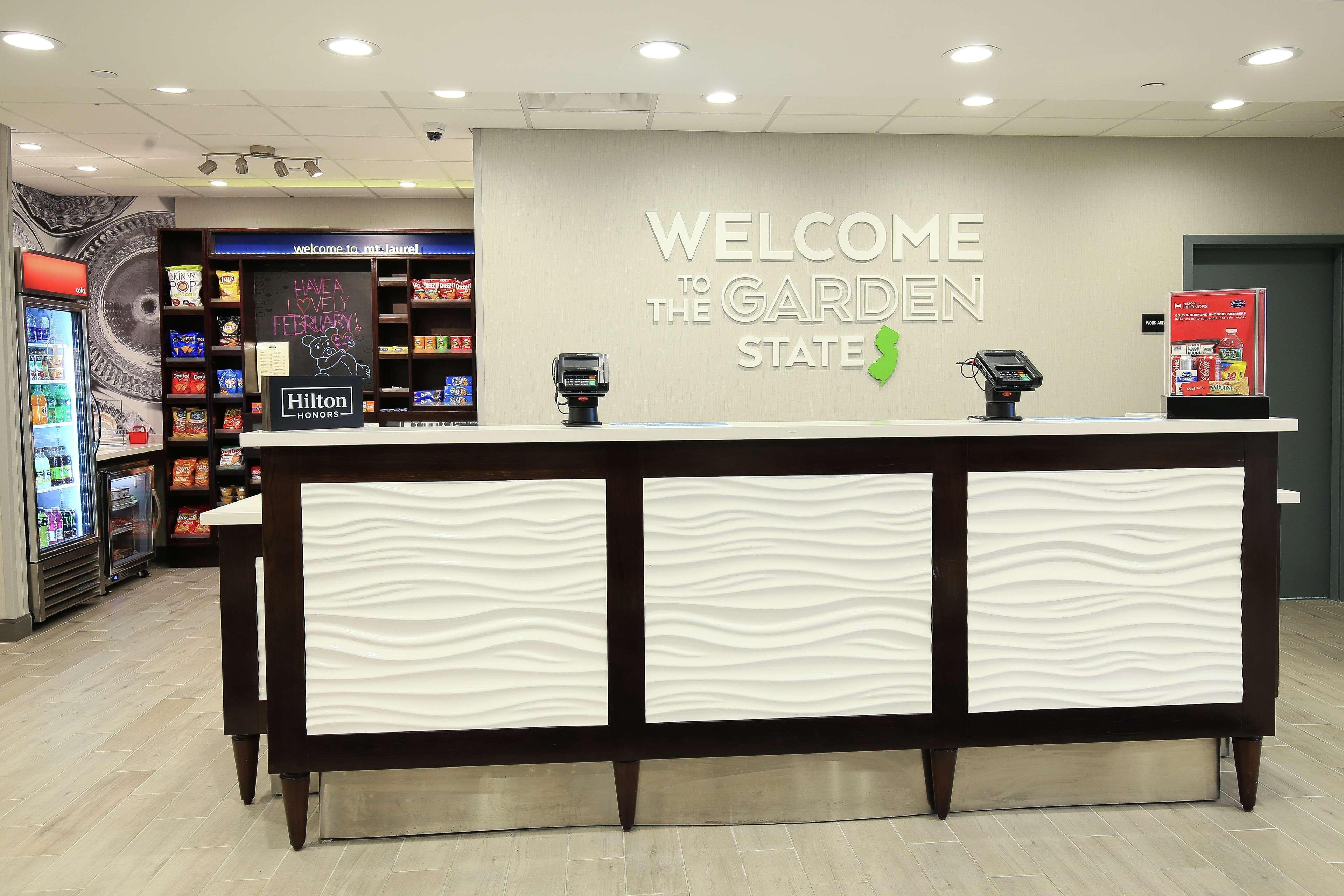 Hampton Inn & Suites Mount Laurel/Moorestown Екстериор снимка