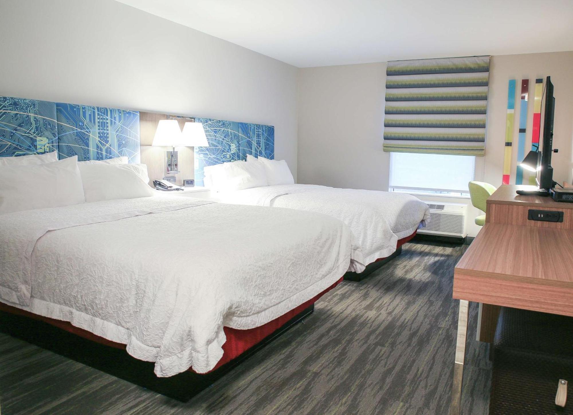 Hampton Inn & Suites Mount Laurel/Moorestown Екстериор снимка